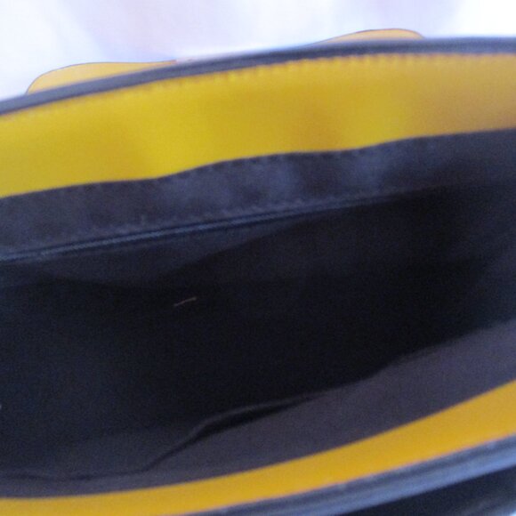 Crossbody Bag 3D Floral Pattern Faux Leather Mustard - Picture 6 of 9